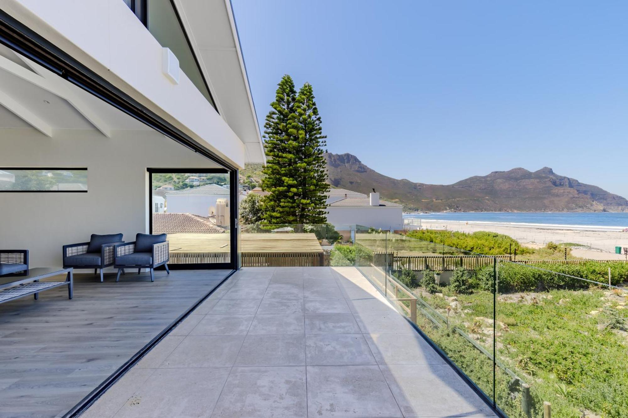 3 Bed With Fireplace & Sea Views From 2 Balconies Apartment Hout Bay